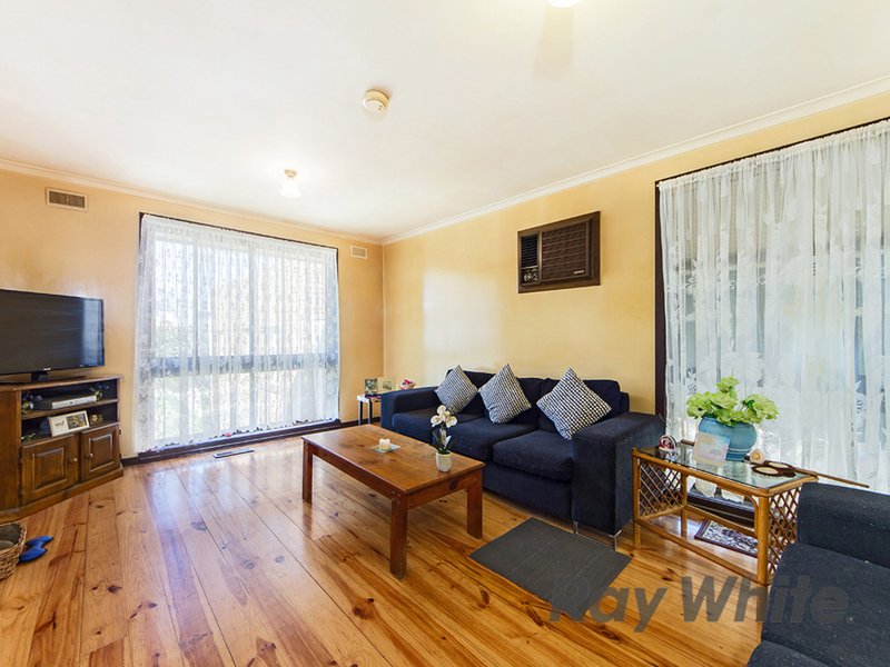 Photo - 36 Woodland Drive, Albanvale VIC 3021 - Image 2