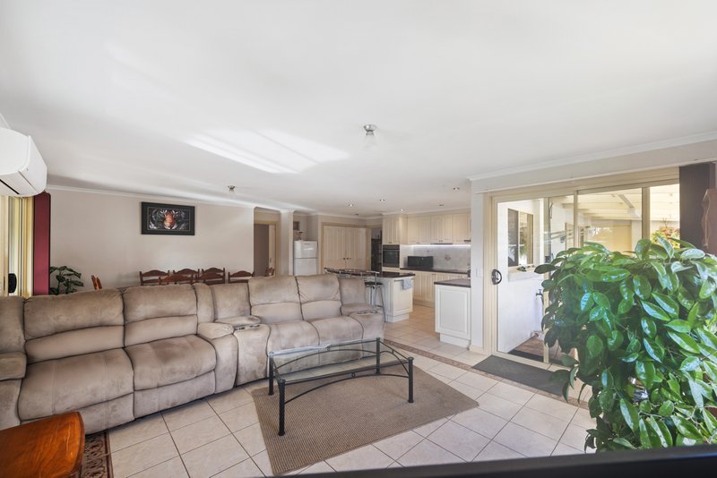 Photo - 36 Woodland Heath Drive, Inverloch VIC 3996 - Image 5