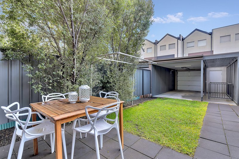 Photo - 3/60 Cradle Mountain Drive, Craigieburn VIC 3064 - Image 16