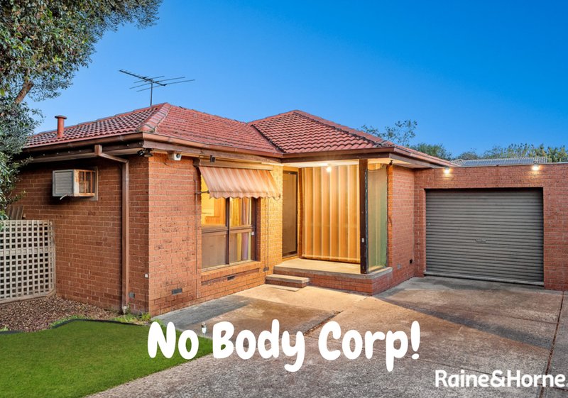 Photo - 3/60 Fairbairn Road, Cranbourne VIC 3977 - Image 1