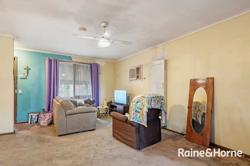 Photo - 3/60 Fairbairn Road, Cranbourne VIC 3977 - Image 6