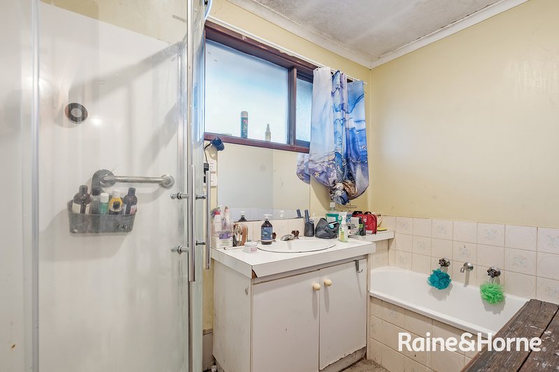 Photo - 3/60 Fairbairn Road, Cranbourne VIC 3977 - Image 7