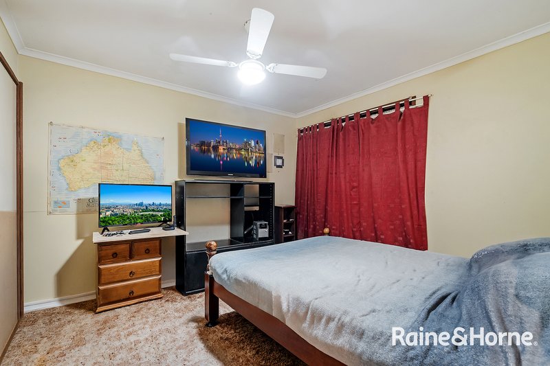Photo - 3/60 Fairbairn Road, Cranbourne VIC 3977 - Image 8