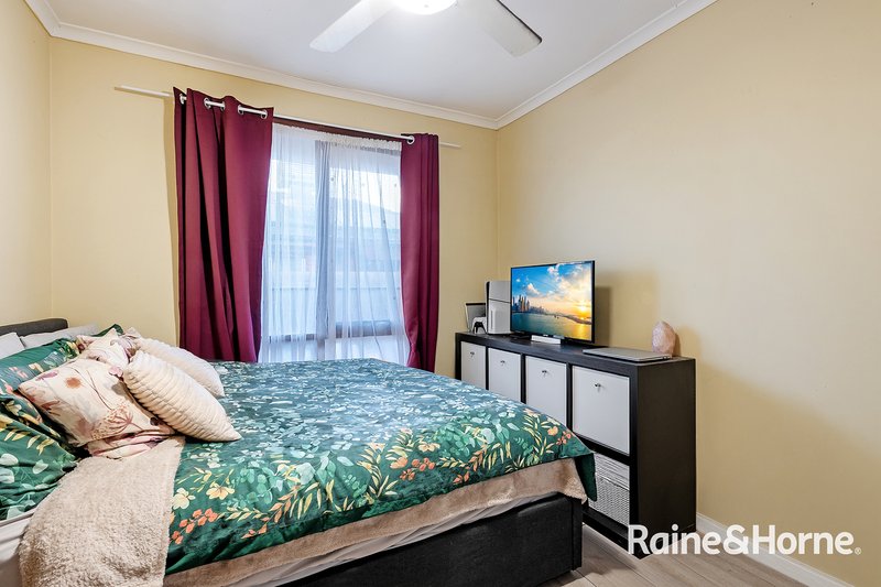 Photo - 3/60 Fairbairn Road, Cranbourne VIC 3977 - Image 9
