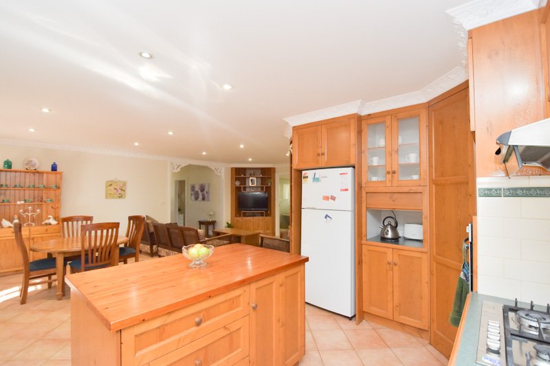 Photo - 360 Henry Street, Deniliquin NSW 2710 - Image 4