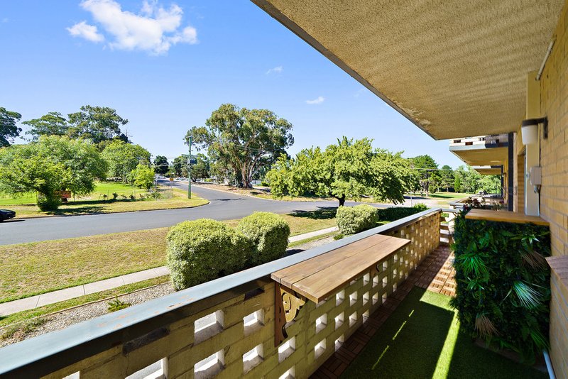 Photo - 3/60 Trinculo Place, Queanbeyan East NSW 2620 - Image 12