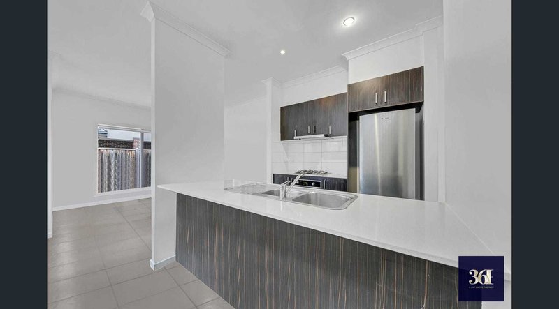 Photo - 3/60 Warringa Crescent, Hoppers Crossing VIC 3029 - Image 1