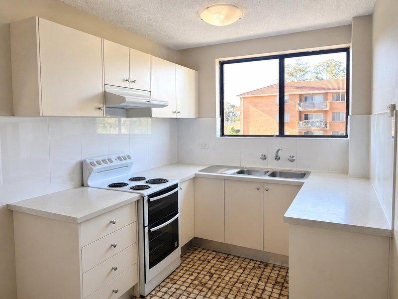 Photo - 3/61 Goulburn Street, Liverpool NSW 2170 - Image 3