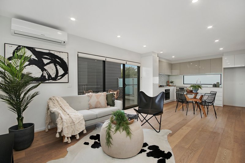 Photo - 3/610 Gilbert Road, Reservoir VIC 3073 - Image 2