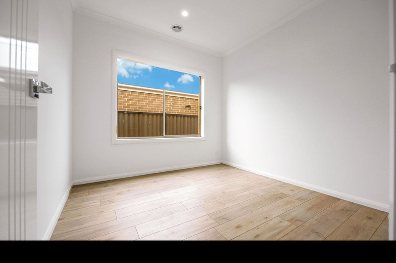 Photo - 362 Highlander Drive, Craigieburn VIC 3064 - Image 8