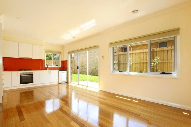 Photo - 3/62 Rathcown Road, Reservoir VIC 3073 - Image 3