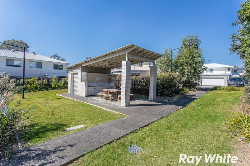 Photo - 36/20 Eminence Lane, Bridgeman Downs QLD 4035 - Image 4