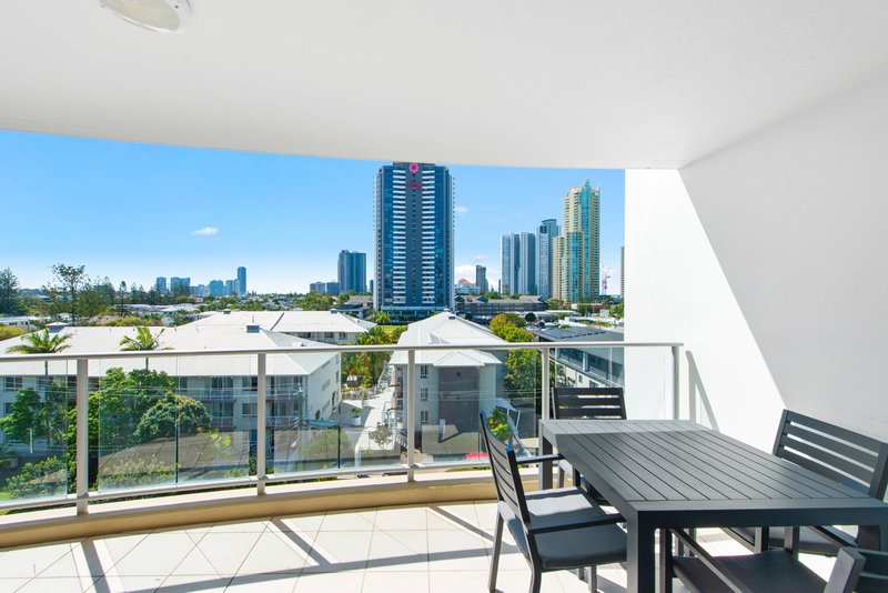 Photo - 362/21 Cypress Avenue, Surfers Paradise QLD 4217 - Image 2