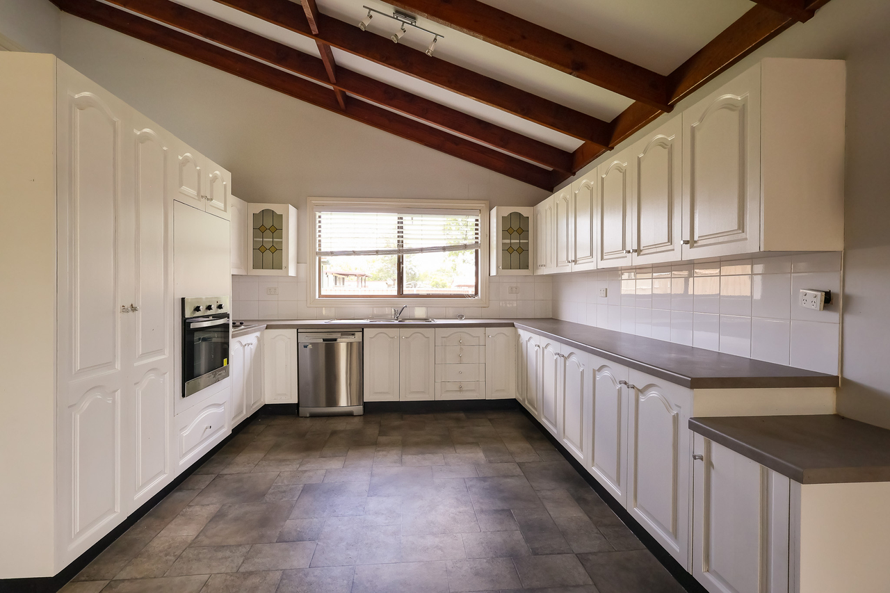 3-bedroom unit at 3/63 Raglan Street, Roma, QLD 4455, Maranoa, Queensland