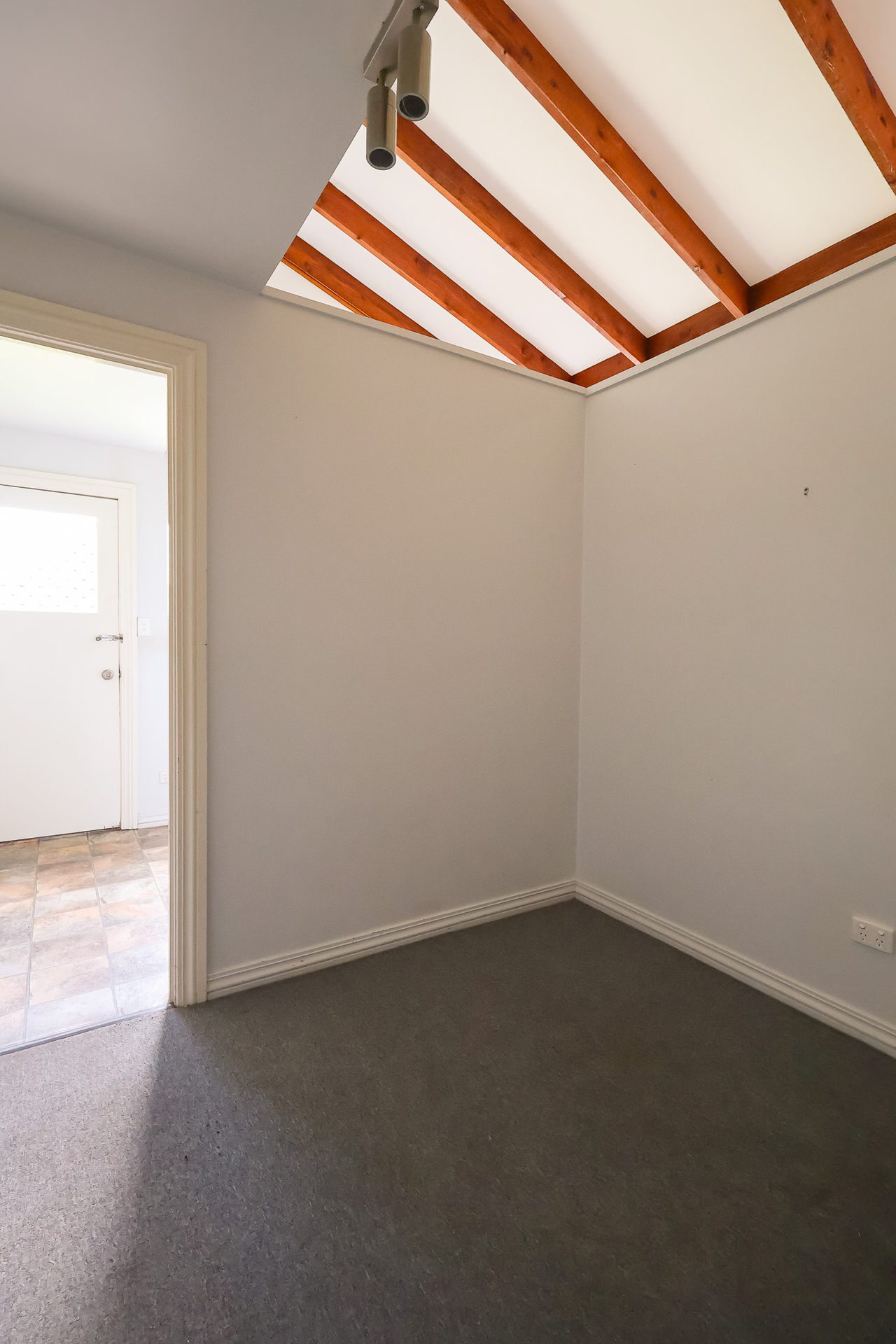 3-bedroom unit at 3/63 Raglan Street, Roma, QLD 4455, Maranoa, Queensland