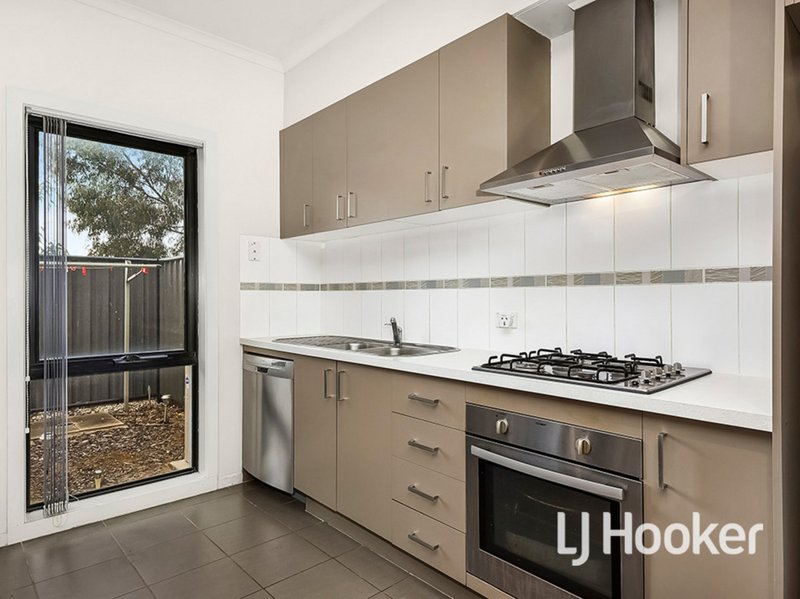 Photo - 36/39 Astley Crescent, Point Cook VIC 3030 - Image 2