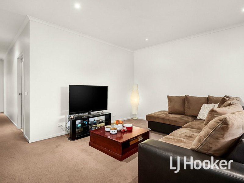 Photo - 36/39 Astley Crescent, Point Cook VIC 3030 - Image 4