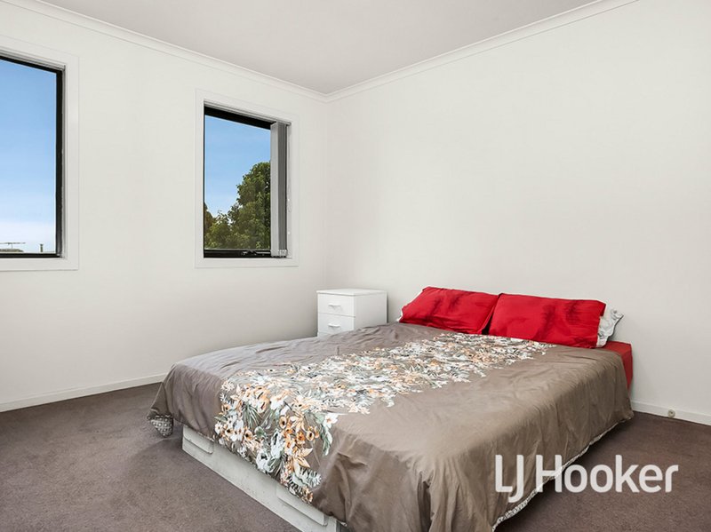 Photo - 36/39 Astley Crescent, Point Cook VIC 3030 - Image 7