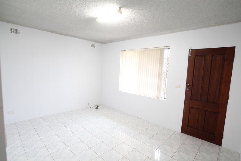 Photo - 3/64 Broomfield St , Cabramatta NSW 2166 - Image 2