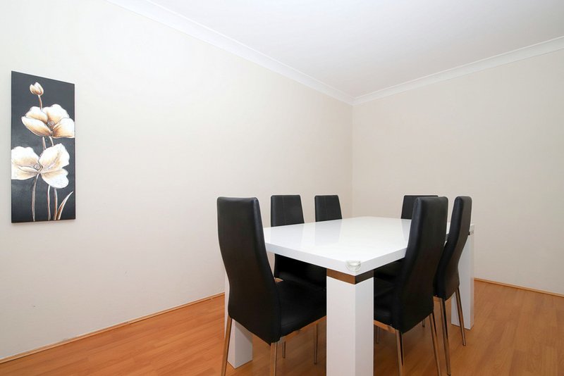 Photo - 3/64 Cairds Avenue, Bankstown NSW 2200 - Image 5