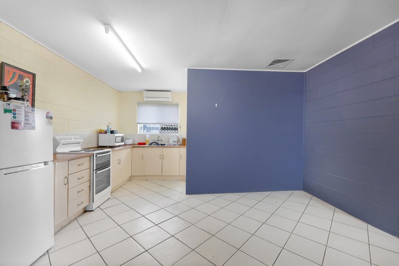 Photo - 3/64 Carlyle Street, Mackay QLD 4740 - Image 2