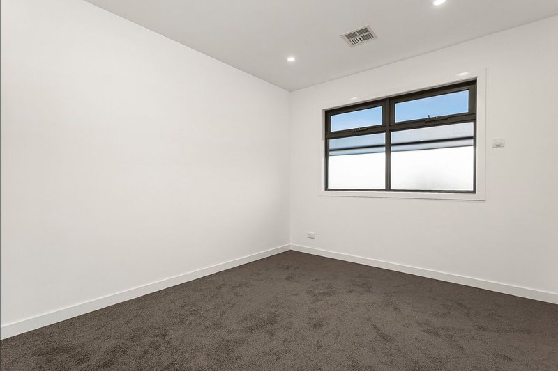 Photo - 3/64 Darebin Blvd , Reservoir VIC 3073 - Image 6