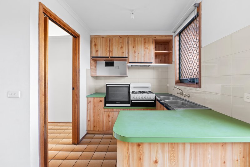 Photo - 3/64 Edward Street, Macleod VIC 3085 - Image 4