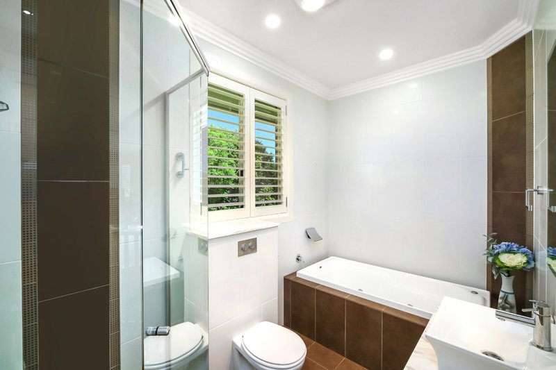 Photo - 3/64 Havenview Road, Terrigal NSW 2260 - Image 8