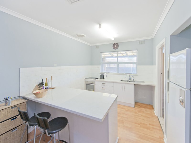 Photo - 3/64 Henley Beach Road, Henley Beach SA 5022 - Image 2