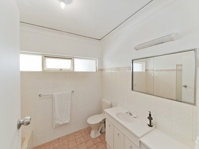 Photo - 3/64 Henley Beach Road, Henley Beach SA 5022 - Image 11