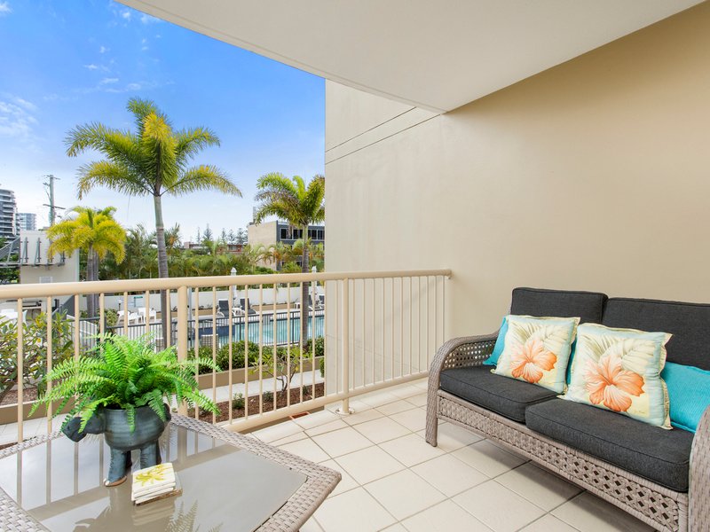 Photo - 36/4 Park Avenue, Burleigh Heads QLD 4220 - Image 2