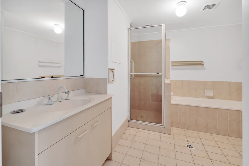 Photo - 3/65 Bayview Street, Runaway Bay QLD 4216 - Image 10