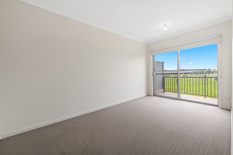 Photo - 36/5 Thomas Carr Drive, Tarneit VIC 3029 - Image 4