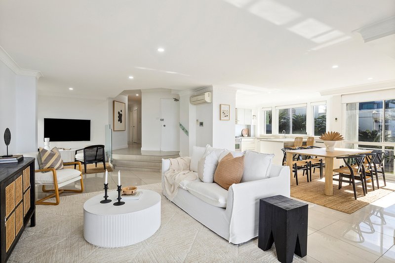 Photo - 3/66 Cliff Road, Wollongong NSW 2500 - Image 3