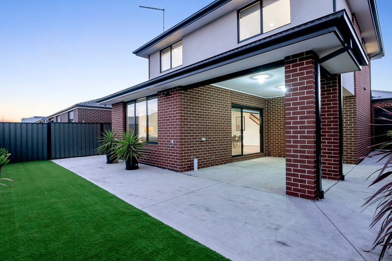 Photo - 366 Highlander Drive, Craigieburn VIC 3064 - Image 21