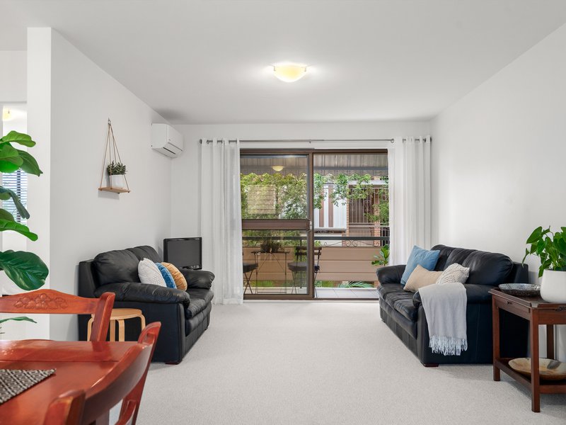 Photo - 3/66 York Street, Coorparoo QLD 4151 - Image 4