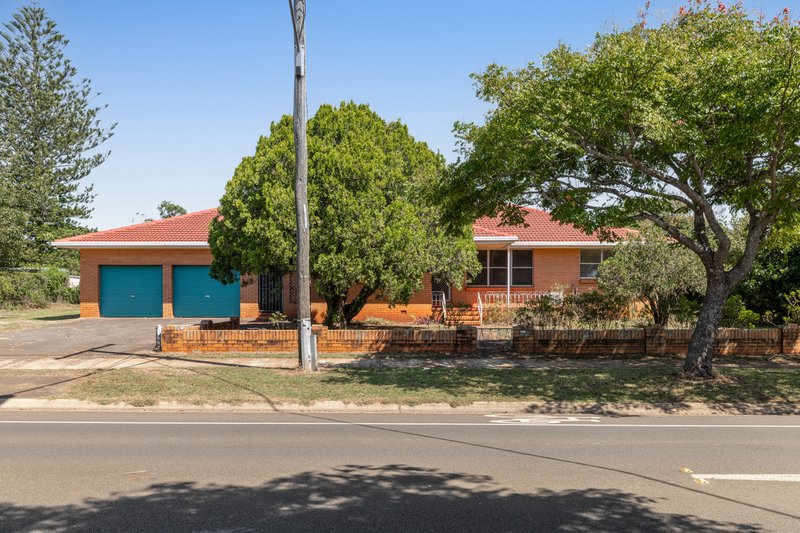 Photo - 367-369 West Street, Harristown QLD 4350 - Image