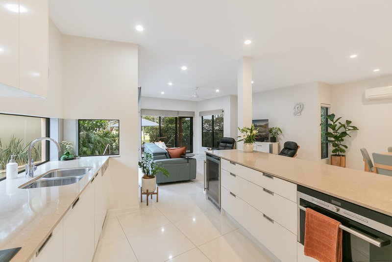 Photo - 3/67 Stapylton Street, Coolangatta QLD 4225 - Image 2