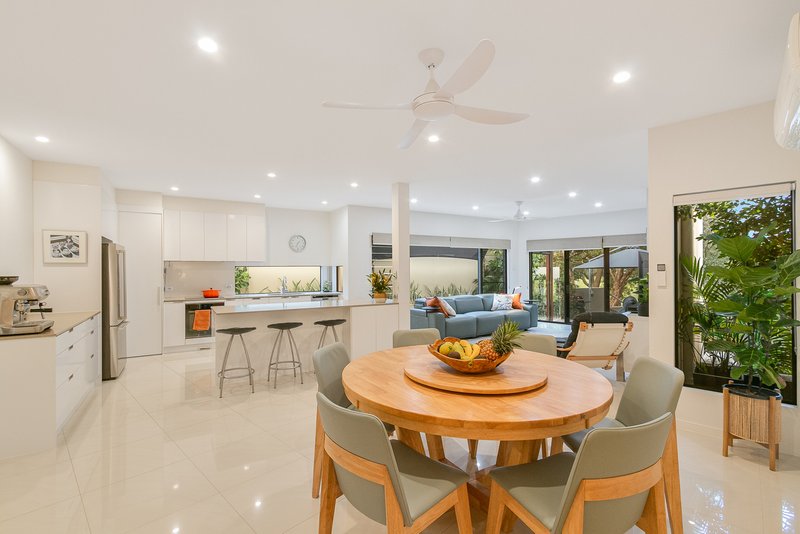 Photo - 3/67 Stapylton Street, Coolangatta QLD 4225 - Image 4