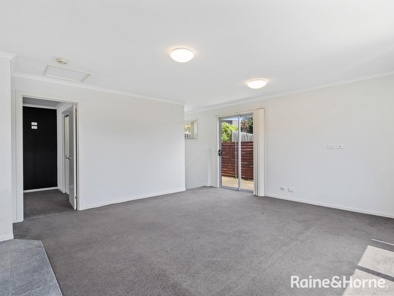 Photo - 3/69 Auburn Road, Kingston Beach TAS 7050 - Image 4