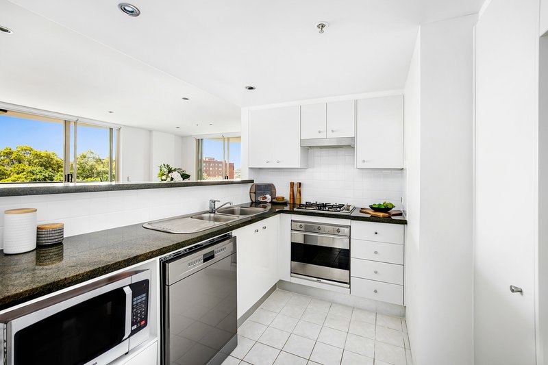 Photo - 36/94-96 Alfred Street, Milsons Point NSW 2061 - Image 3