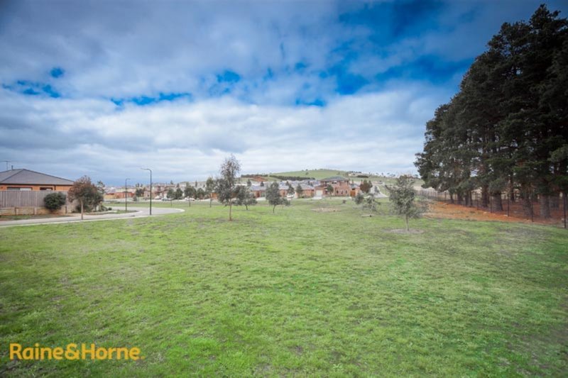 Photo - 36A Baggygreen Street, Sunbury VIC 3429 - Image 16