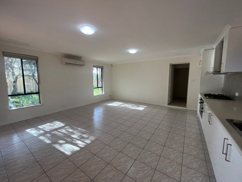 Photo - 36A Lincolne Crescent, Roxburgh Park VIC 3064 - Image 2