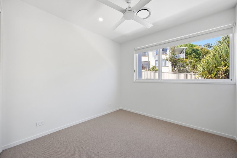 Photo - 36B Brakes Crescent, Miami QLD 4220 - Image 13
