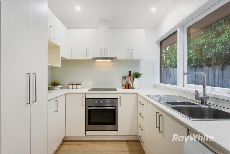 Photo - 3/7-11 Elm Grove, Mount Waverley VIC 3149 - Image 3