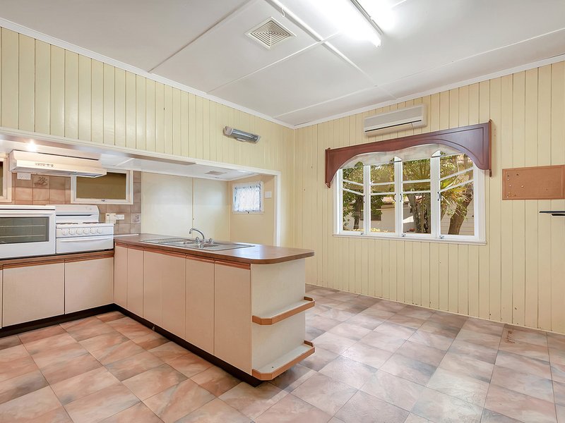 Photo - 37 Abbotsford Street, Toogoolawah QLD 4313 - Image 3