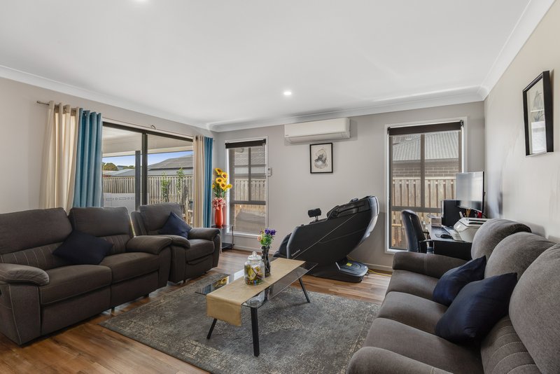 Photo - 37 Ace Drive, Glenvale QLD 4350 - Image 8