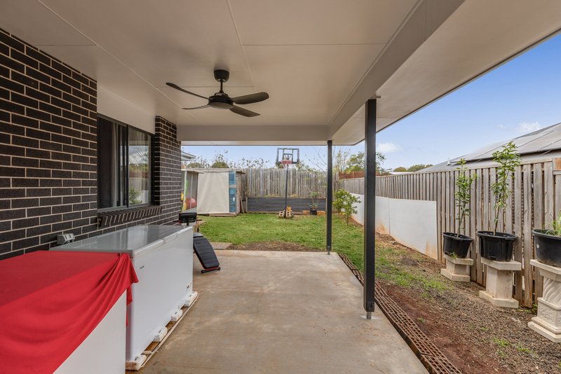 Photo - 37 Ace Drive, Glenvale QLD 4350 - Image 15