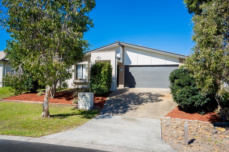 Photo - 37 Adam Street, Beachmere QLD 4510 - Image 2