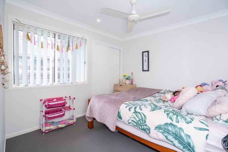 Photo - 37 Adam Street, Beachmere QLD 4510 - Image 6